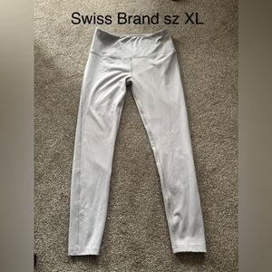 SWISS BRAND Cream Leggings Sz XL